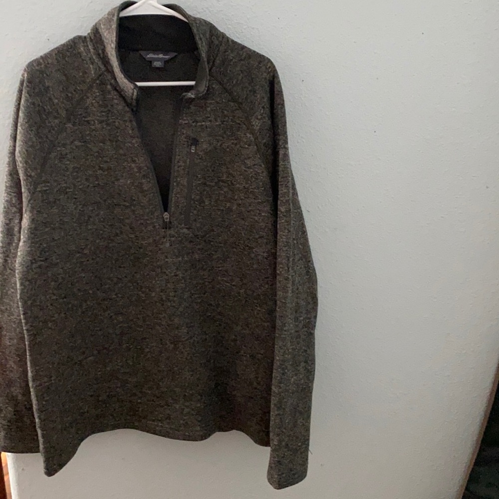 Men’s Eddie Bauer fleece jacket